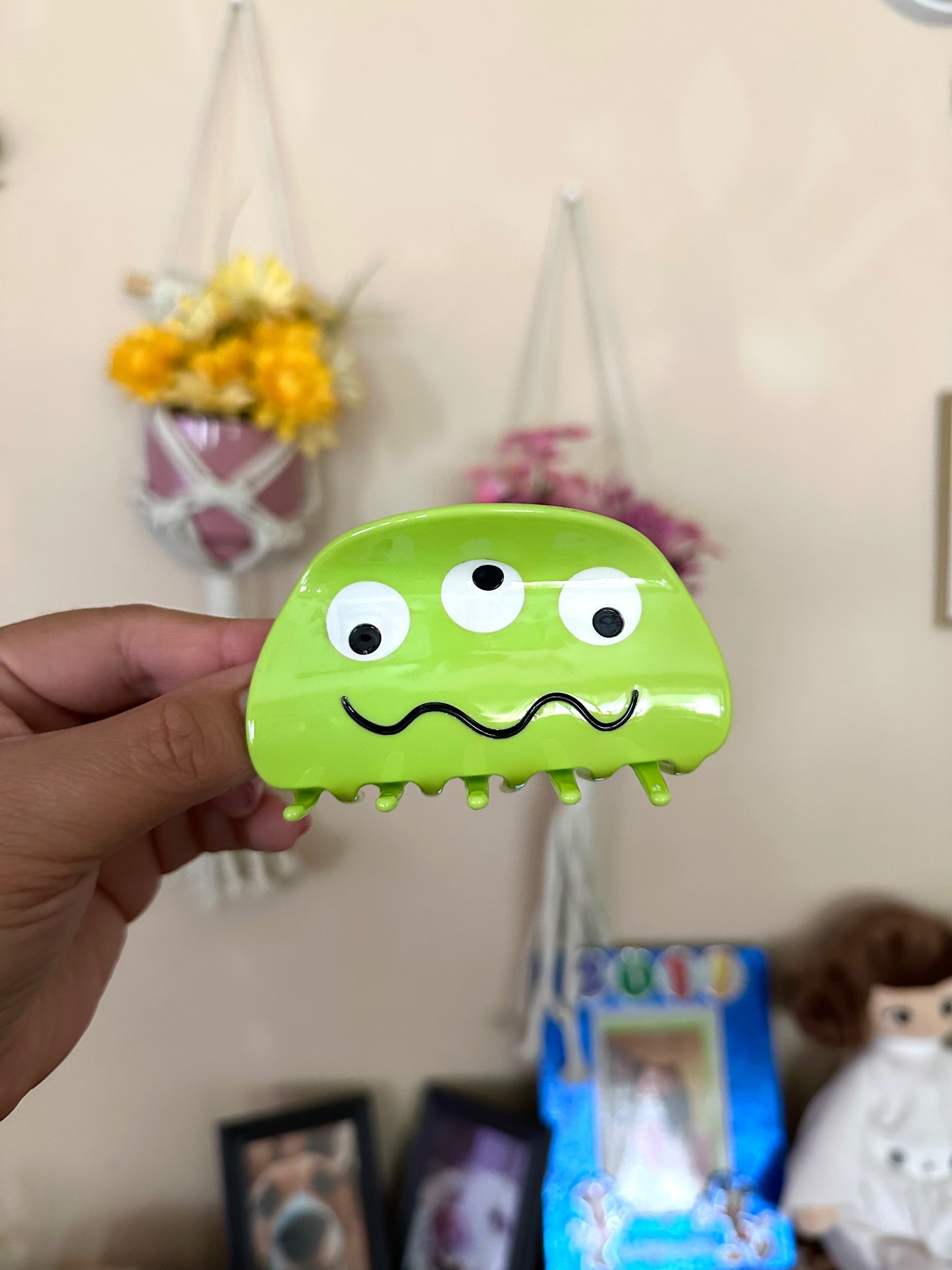 Alien Hair Clip