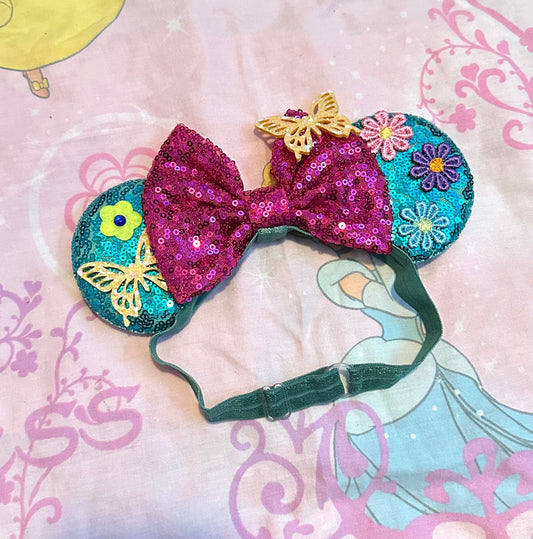 Character Stretchy Ears
