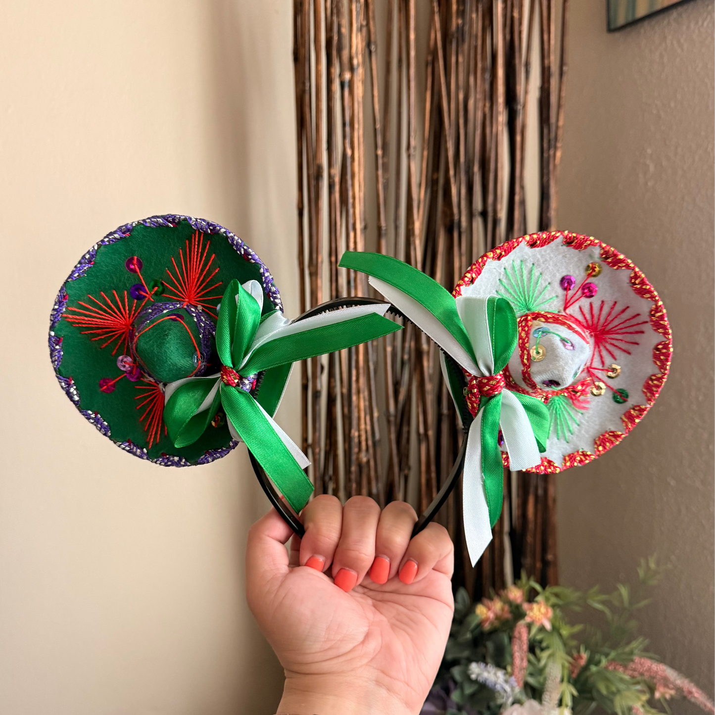 Sombrerito Ears Green/White w Bows